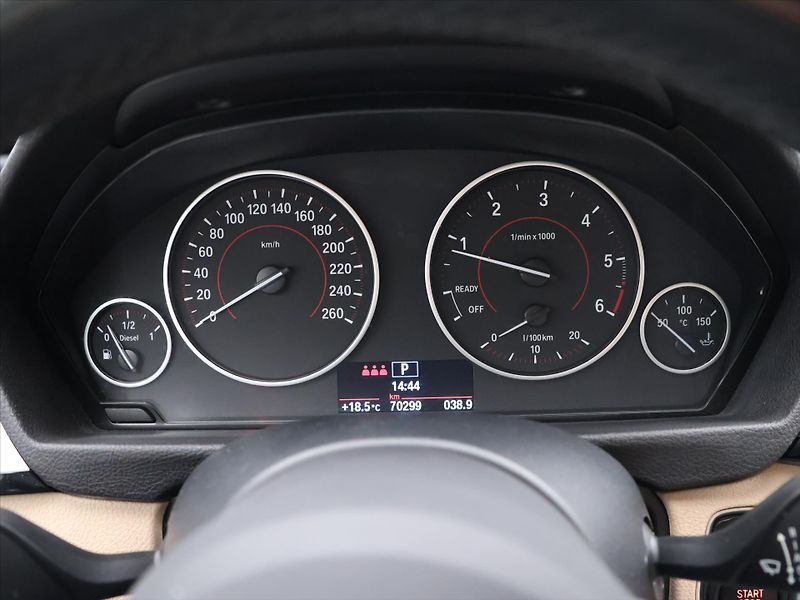 BMW Řada 3 2,0 318d M Sport Aut. CZ DPH - fotka 16 z 34