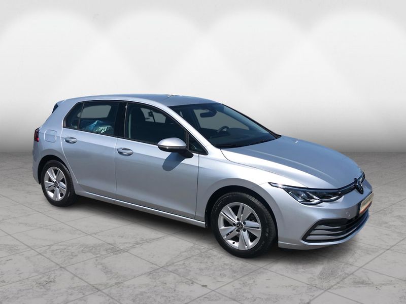 Volkswagen Golf 1.5 TSi LIFE - fotka 6 z 27
