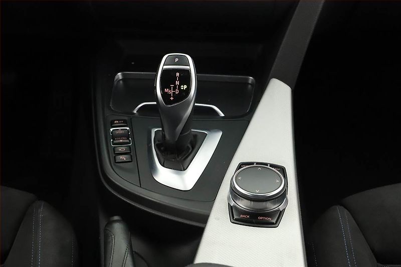 BMW Řada 4 (2017) 420d xDrive, 4X4, Automat - fotka 12 z 15