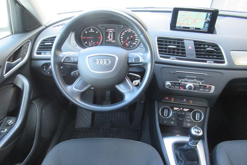 Audi Q3 2.0 TDI QUATTRO NAVI TAŽNÉ - fotka 10 z 33