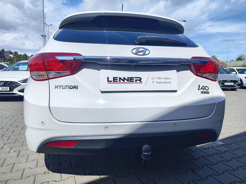 Hyundai i40 1.7 CRDI/100kW Experience AT - fotka 10 z 29