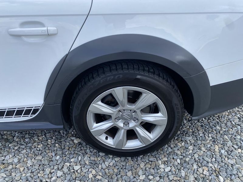 Audi A4 Allroad 2.0TDi 190PS 4x4 AUT SERVIS 1A - fotka 35 z 151