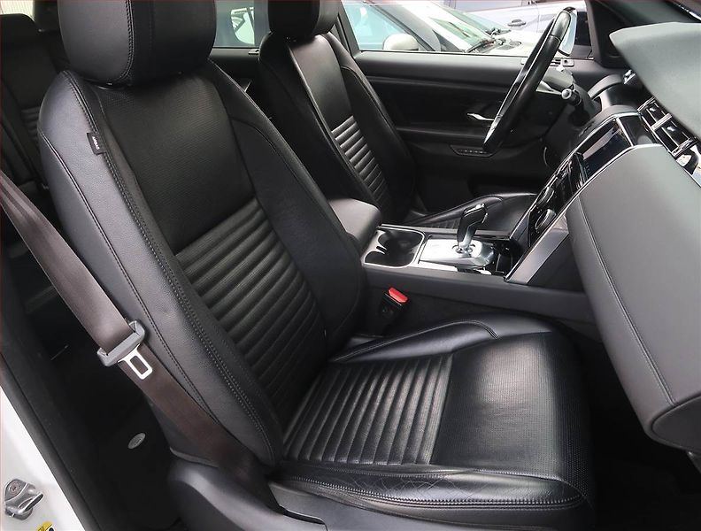 Land Rover Discovery Sport (2020) Black Edition D180 - fotka 9 z 17