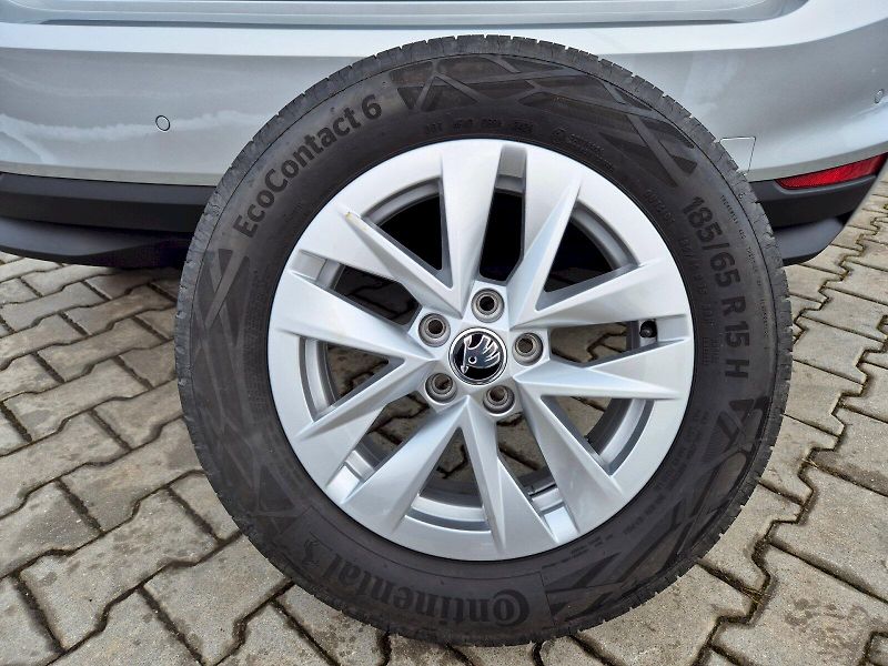 Škoda Fabia (2024) Top Selection 1.0 TSI 85 kW 6° - fotka 32 z 32