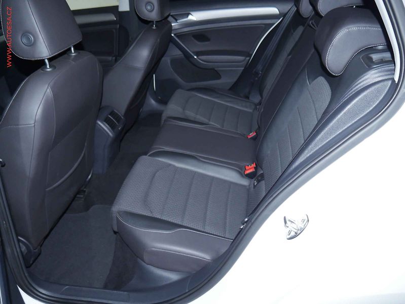Volkswagen Golf (2014) 1.2TSI, Navi, tempo, park - fotka 10 z 20
