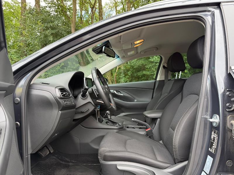 Hyundai i30 (2023) 1.0 T-GDI / 88 kW, Automat - fotka 14 z 19