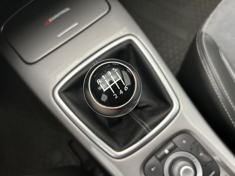 Renault Laguna 2.0 dCi Dynamic - fotka 13 z 22