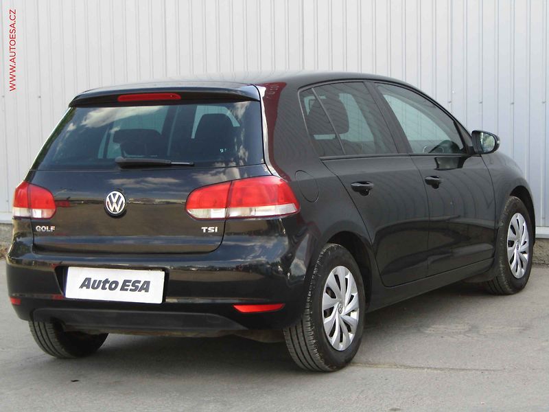 Volkswagen Golf (2010) 1.2TSi, tempo, park.asist - fotka 4 z 17