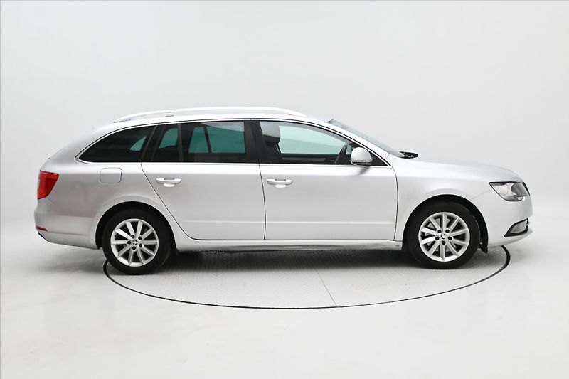 Škoda Superb 2,0 TDI 103 kW Ambition Servis - fotka 4 z 28