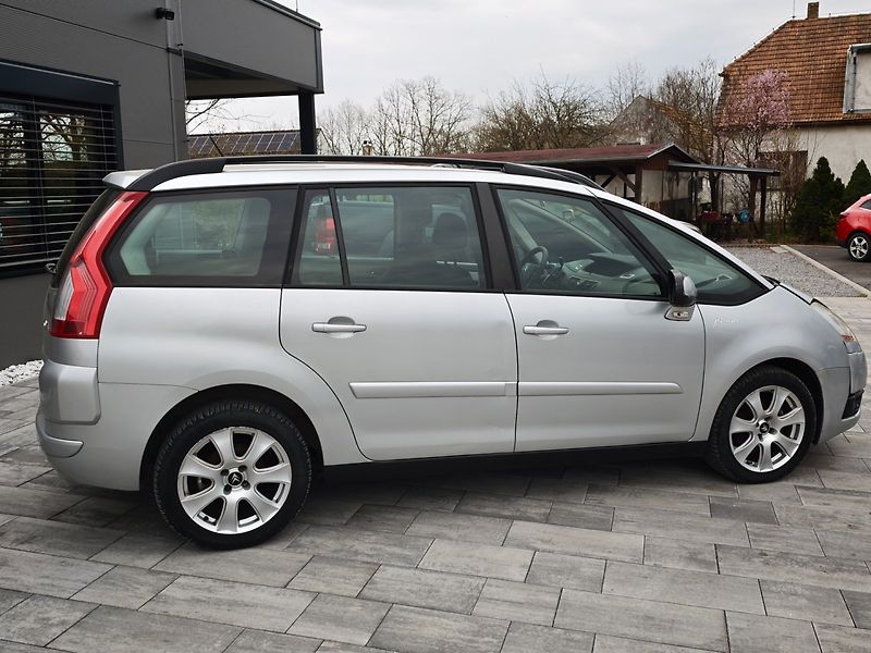 Citroën Grand C4 Picasso (2009) 1,6 TDI 80 KW 7Míst - fotka 4 z 32