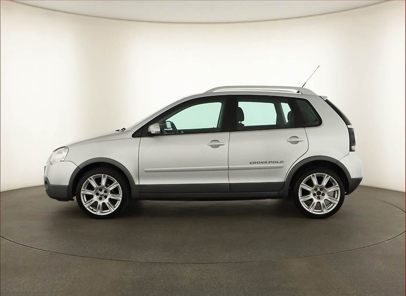 Volkswagen Polo (2008) Cross 1.4 TDI - fotka 3 z 12