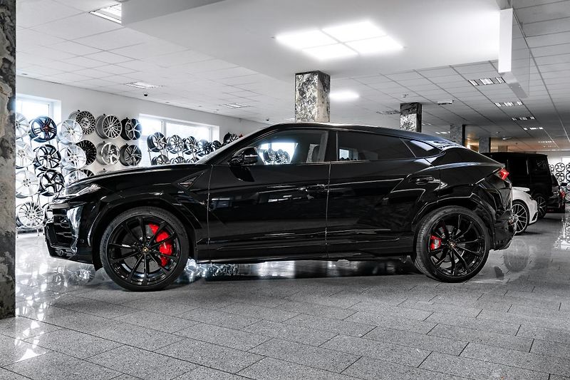 Lamborghini Urus B&O/23