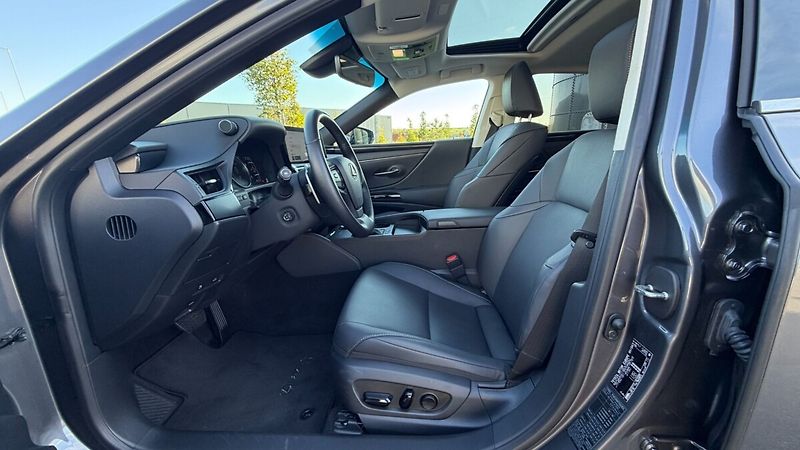 Lexus ES 300h 300H 2,5 HEV LIMITED EDITION - fotka 7 z 26