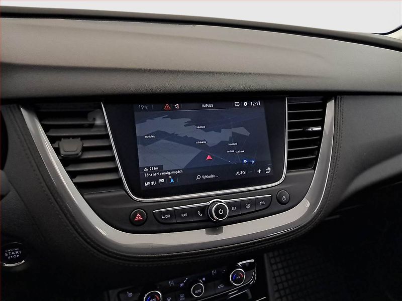 Opel Grandland X (2019) Innovation 1.2 Turbo - fotka 13 z 25