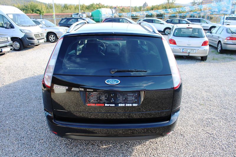 Ford Focus (2008) 1,6i KLIMA EL.OKNA ZIMNÍ KOLA - fotka 6 z 16