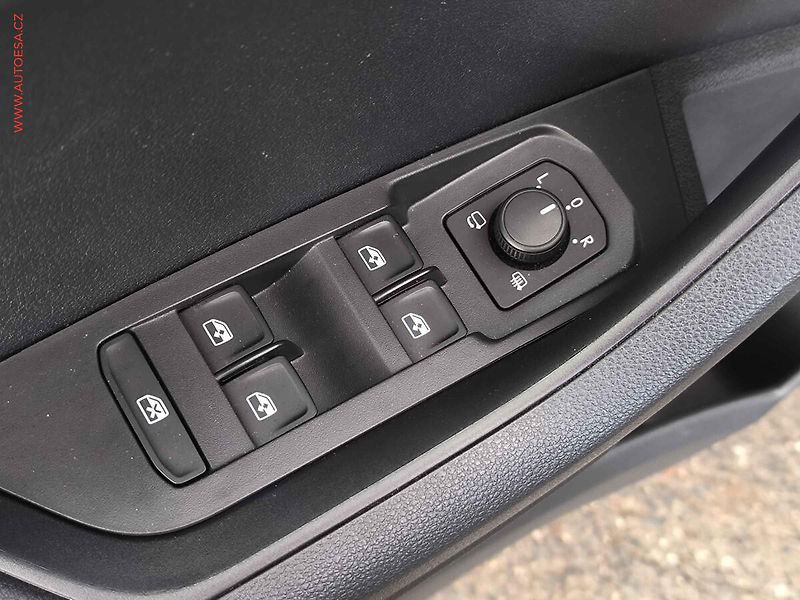 Škoda Karoq (2026) 2.0TDi 4x4 Top Selection, 1 - fotka 26 z 31