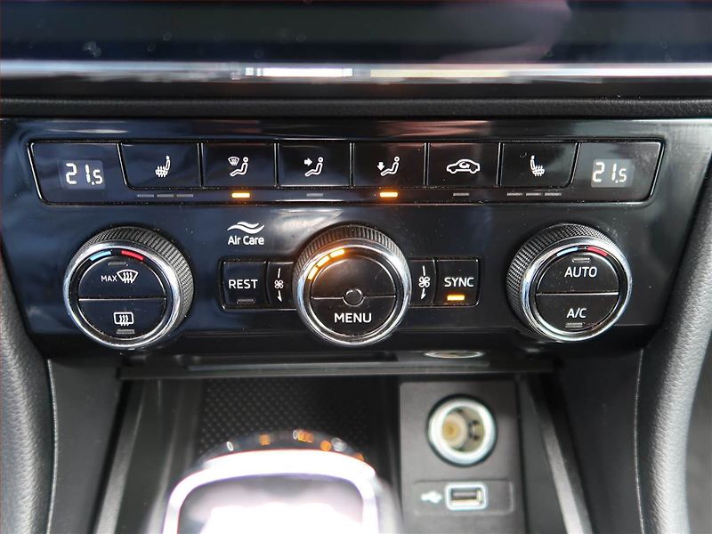 Škoda Superb (2020) 2.0 TDI, 4X4, Automat, Kůže - fotka 19 z 19