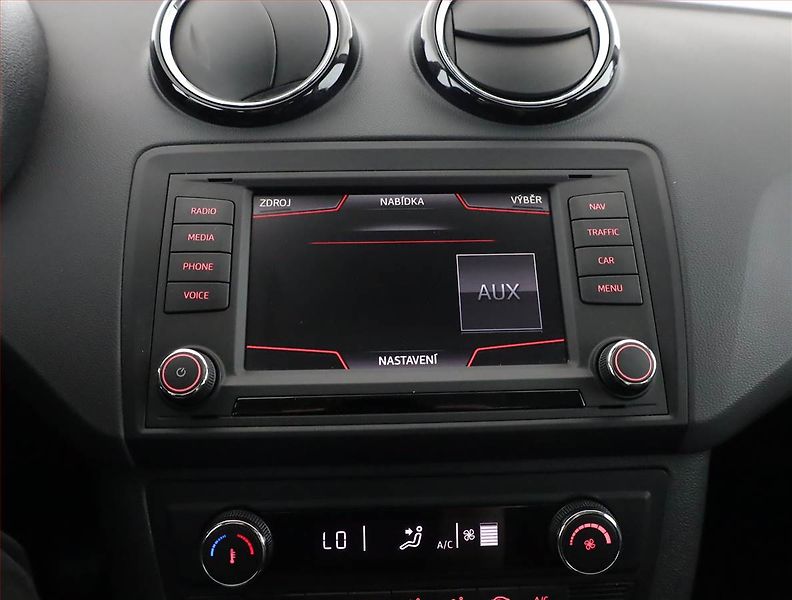 Seat Ibiza (2015) 1.4 TDI, Navi, Park. senzory - fotka 11 z 17