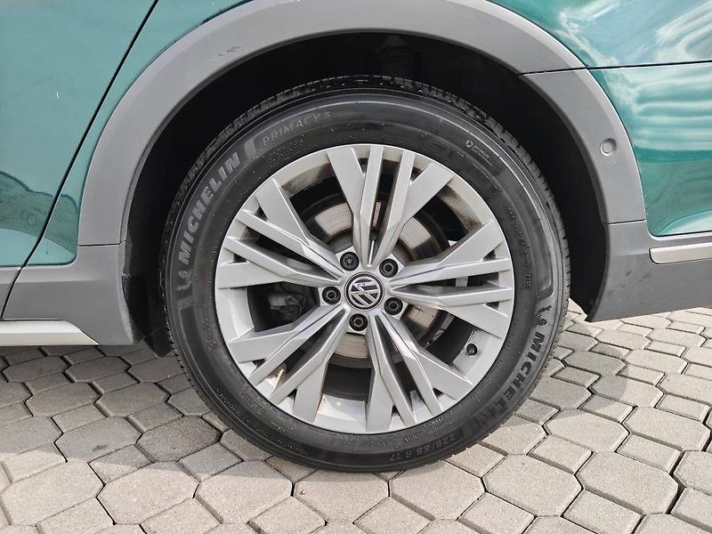 Volkswagen Passat Alltrack 4Motion DSG 2,0TDI - fotka 23 z 25