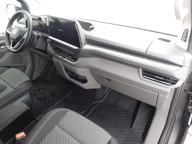 Volkswagen Caravelle (2025) Life DR 2,0 TDI 110kW 8AT - fotka 8 z 29