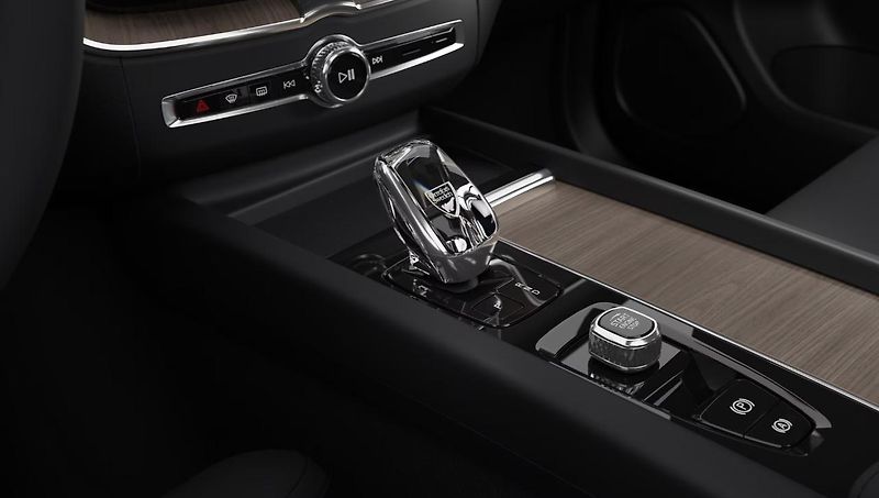 Volvo XC60 (2026) B5 PLUS - fotka 11 z 13