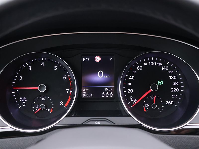 Volkswagen Passat 2,0 TSI 206kW CZ 4x4 DSG DPH - fotka 17 z 32