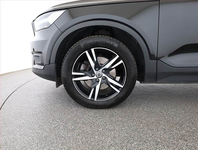 Volvo XC40 (2019) D4 AWD, 4X4, Automat, Kůže - fotka 13 z 13