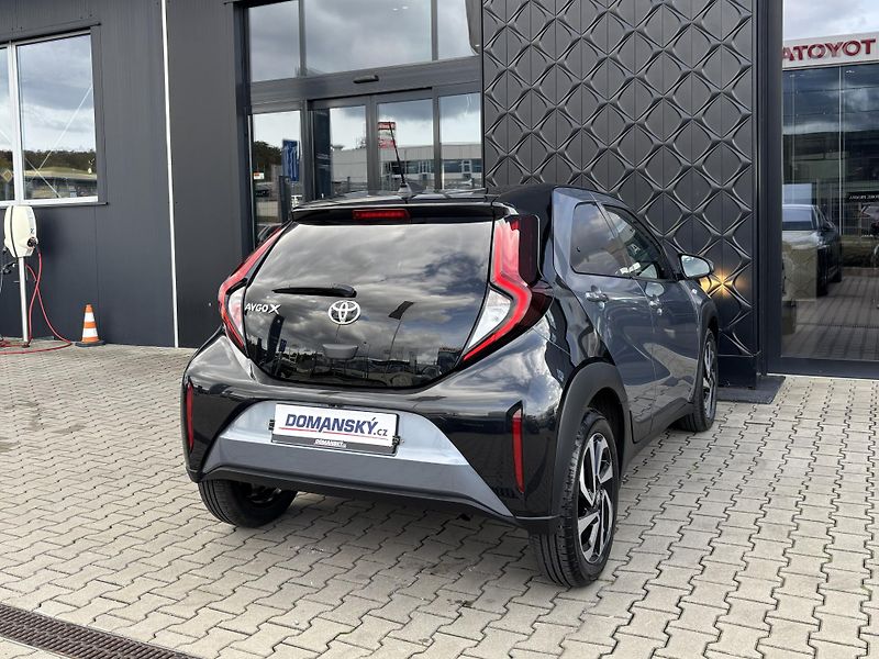 Toyota Aygo X STYLE 1.0 VVT-i 53 kW - fotka 3 z 21