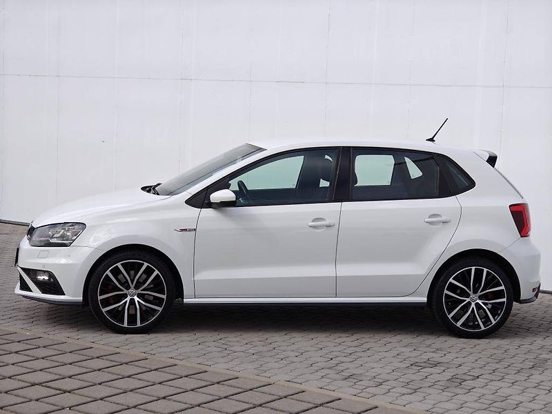 Volkswagen Polo GTI 1,8 TSI 141 kW 6MP 1,8 TSI - fotka 3 z 23