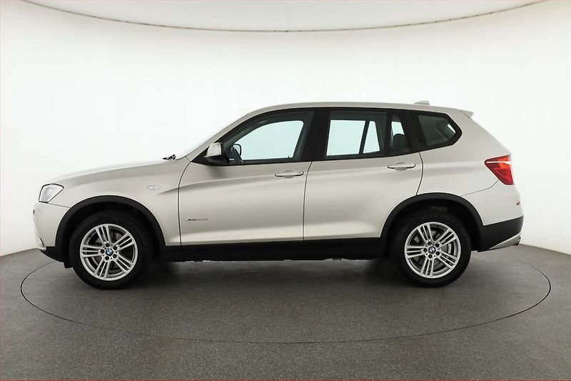 BMW X3 (2012) xDrive35d, 4X4, Automat - fotka 3 z 20