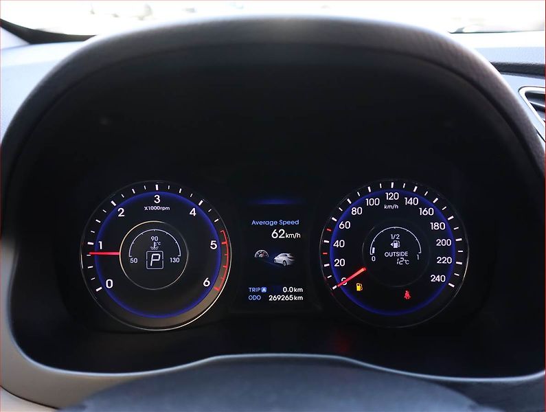 Hyundai i40 (2013) 1.7 CRDi, Automat, Navi - fotka 11 z 20