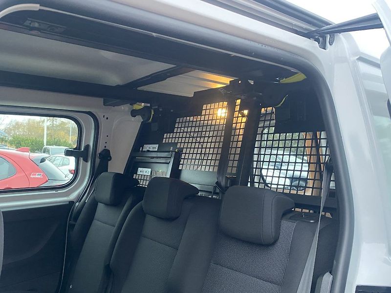 Toyota ProAce City 1.5 Diesel 130 5D CrewCab Long - fotka 13 z 26