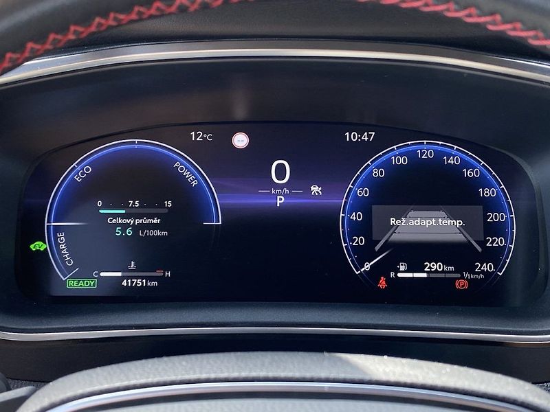 Toyota Corolla 2.0HEV, ČR, GR Sport, DPH - fotka 15 z 29
