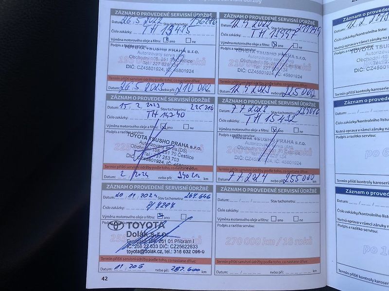 Toyota Prius 1.8HSD, ČR, Navi, plný servis - fotka 21 z 21