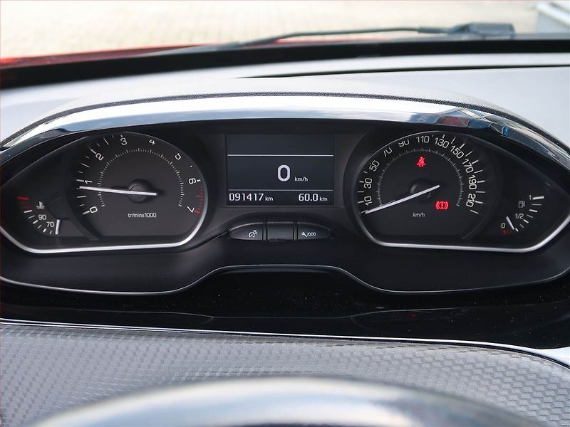 Peugeot 208 (2016) Style 1.2 PureTech, Navi - fotka 11 z 17