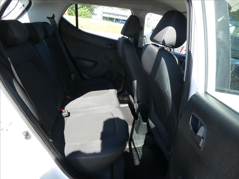 Hyundai i10 1,0 i Family, 2 x kola,klima - fotka 23 z 39