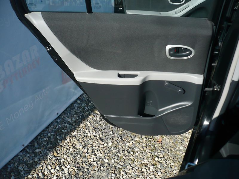 Toyota Yaris 1.0i 51Kw Klimatizace - fotka 23 z 25