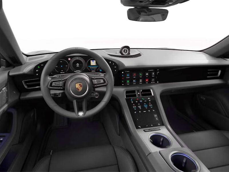Porsche Taycan 4 Cross Turismo Pano InnoDrive - fotka 9 z 10