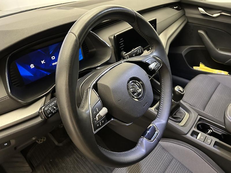 Škoda Octavia 2.0 TDI Ambition - fotka 9 z 26