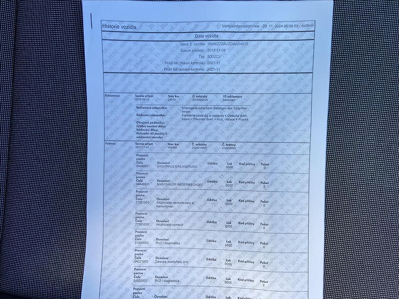 Volkswagen Golf 1,2 TSi  P+Z Senzory,Klimatiza - fotka 38 z 43