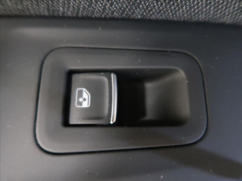 Volkswagen Golf 1,5 TSI EVO Life 1.majitel CZ - fotka 30 z 34
