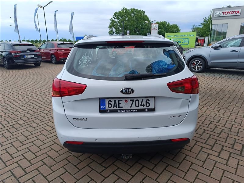 Kia Ceed 1,4 CVVT - fotka 6 z 16