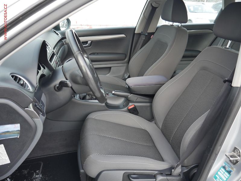Seat Exeo (2012) 2.0TDi, ČR - fotka 8 z 17