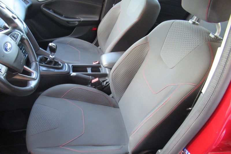 Ford Focus 1.0 92kW AUT. KLIMA  - fotka 15 z 22