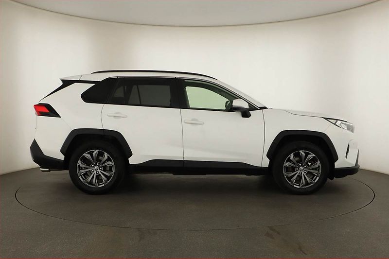 Toyota RAV4 (2023) Comfort 2.5 Hybrid - fotka 6 z 17