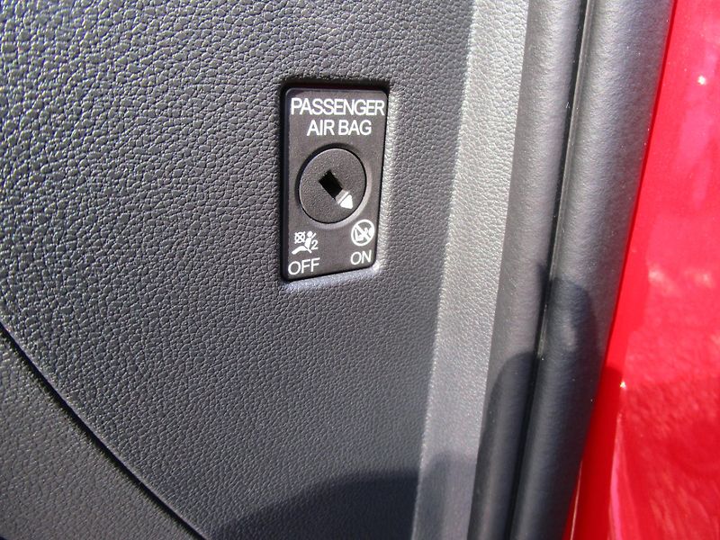 Škoda Karoq 1,6TDI-85KW-DSG-NOVÁ STK - fotka 27 z 30