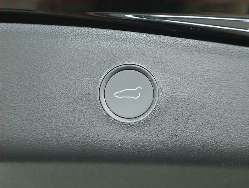 Tesla Model 3 (2023) Standard Range LFP, SoH 96% - fotka 20 z 23