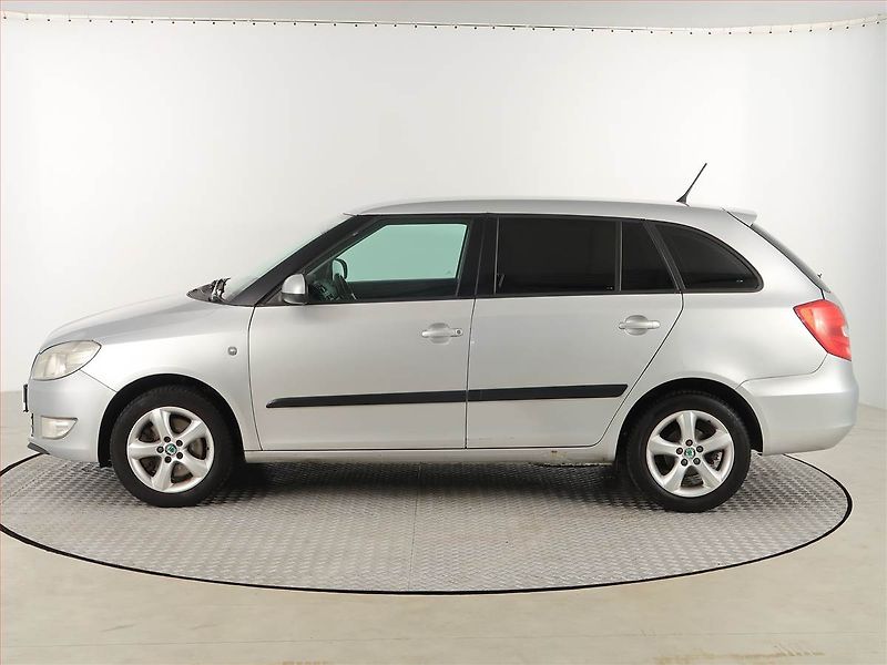 Škoda Fabia (2012) Ambiente 1.2 TSI, po STK - fotka 3 z 17