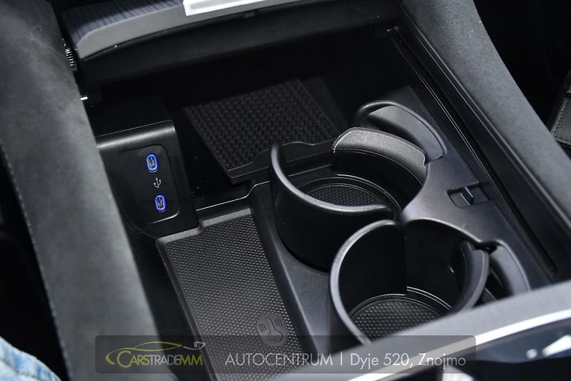 Mercedes-Benz EQE 500 4-MATIC AMG ZÁRUKA - fotka 40 z 56