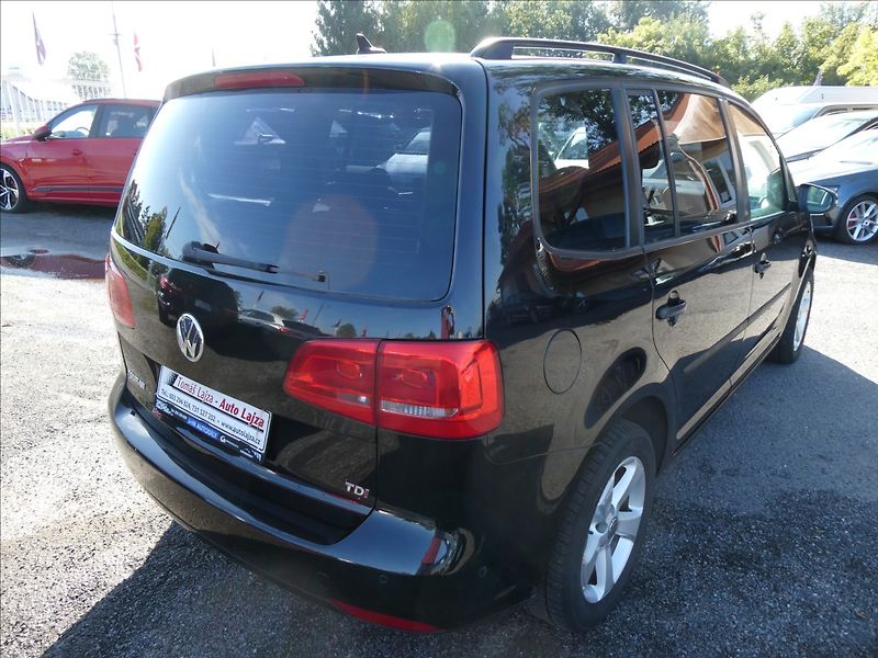 Volkswagen Touran 1,6 TDi 77kW 7.MÍST,navigace - fotka 9 z 43